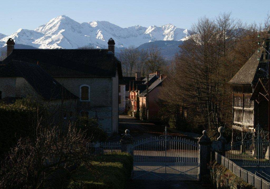 Pyrenees Desktop -comp Pyrenees Desktop -comp